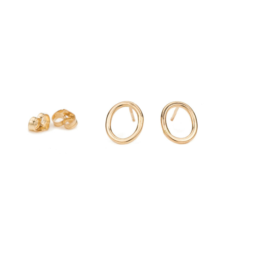 E291yg Small Oval Studs in Yellow Gold