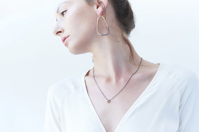 N283x.yg Black Oxidized Silver and Yellow Gold Cinq Necklace - Model Image