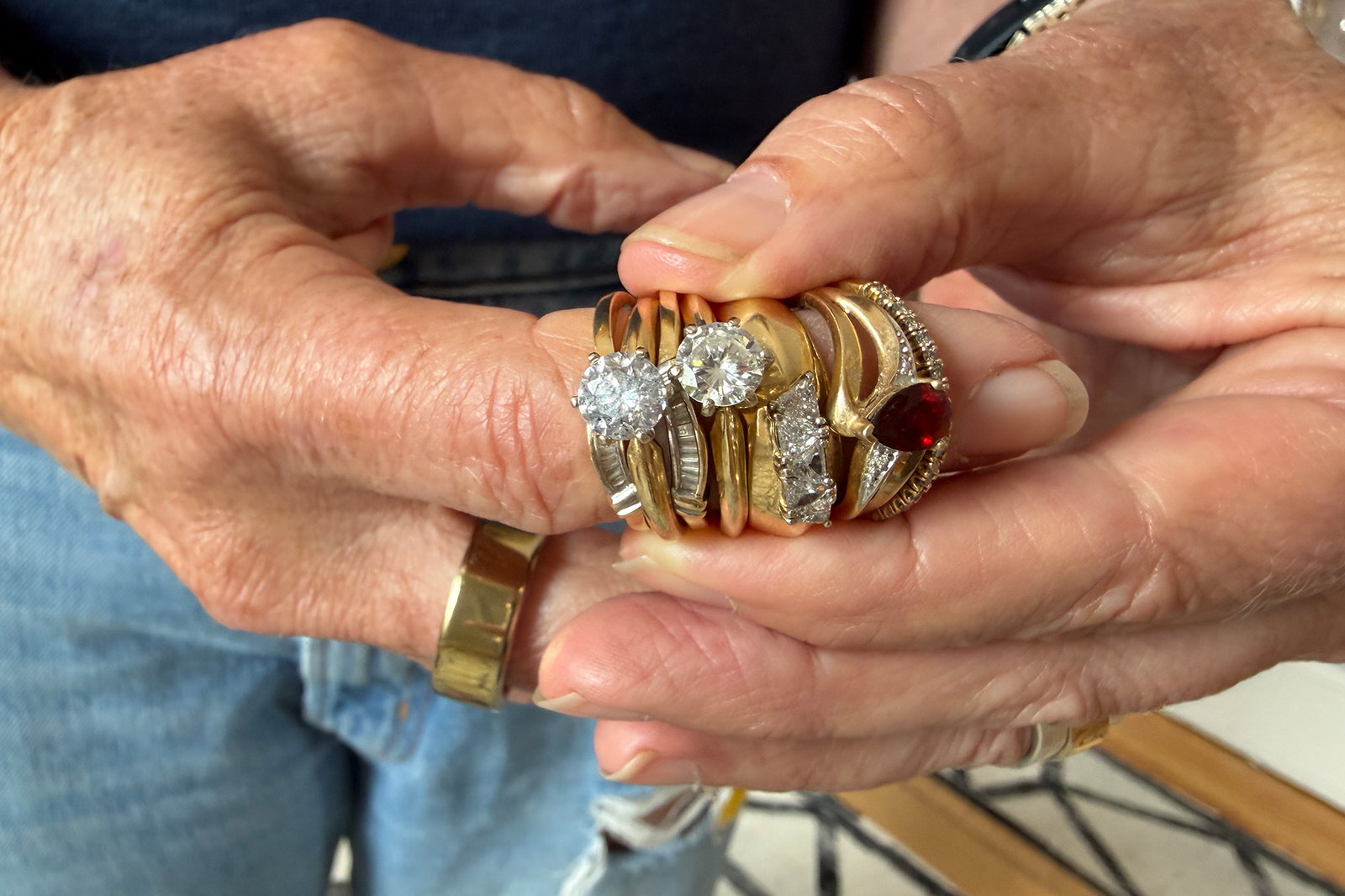 Before You Sell Your Heirloom Jewelry, Read This