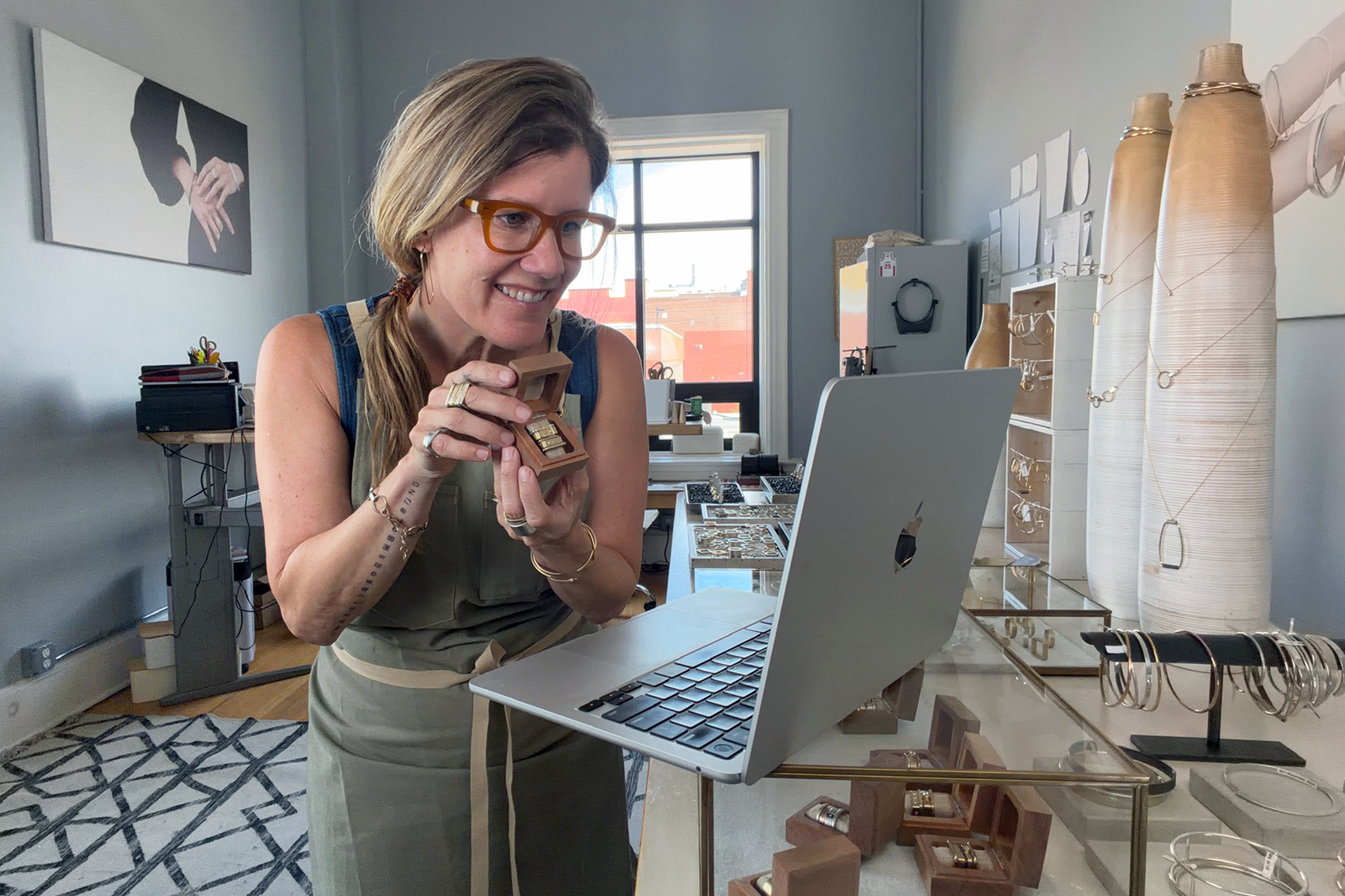 Colleen Mauer connecting with CMD clients through a virtual jewelry appointment