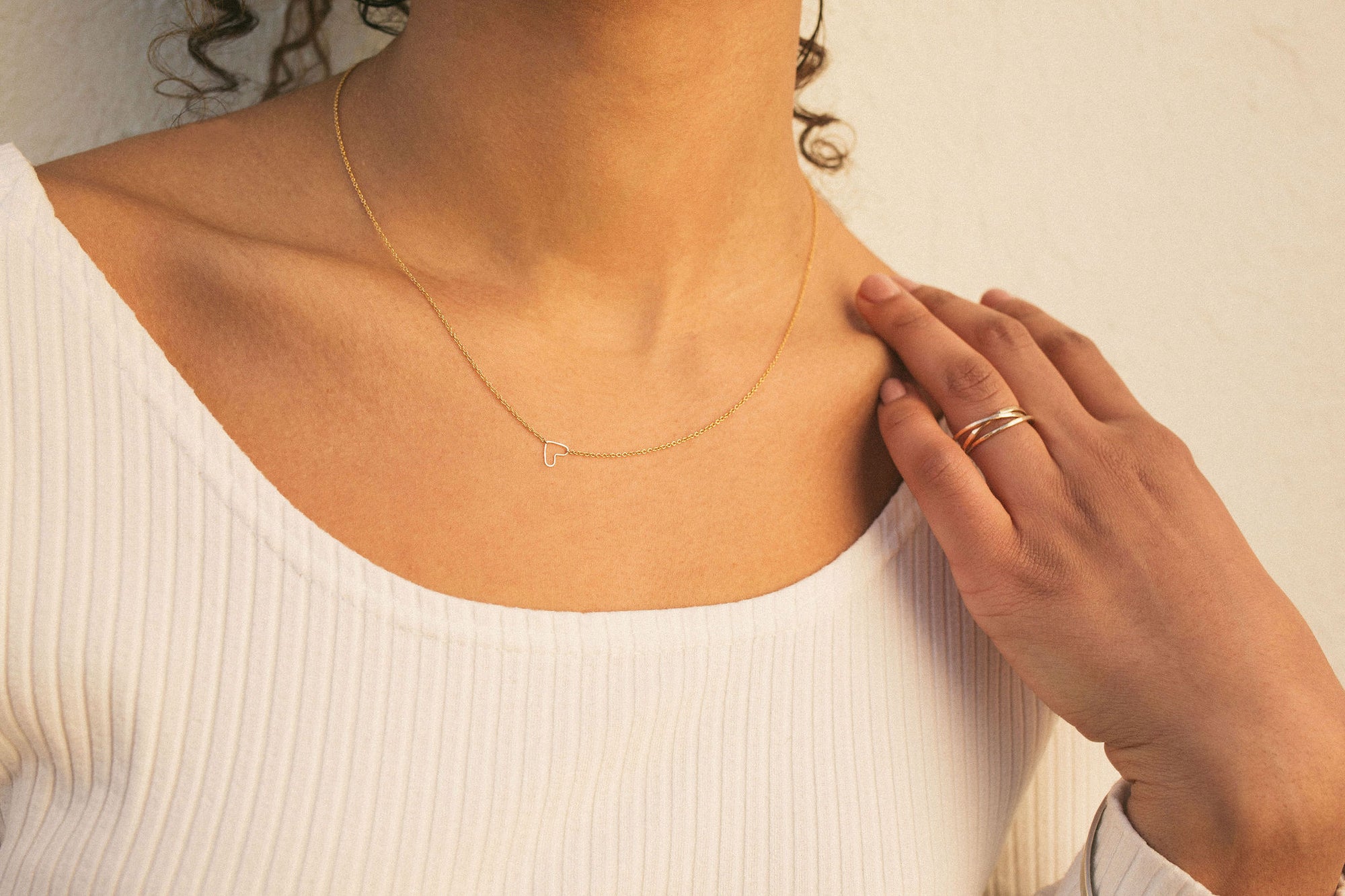 Shop Love Quinn's Necklace & Clasp From Netflix's Show 'You'