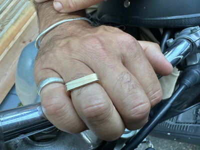 14k Gold Line Ring