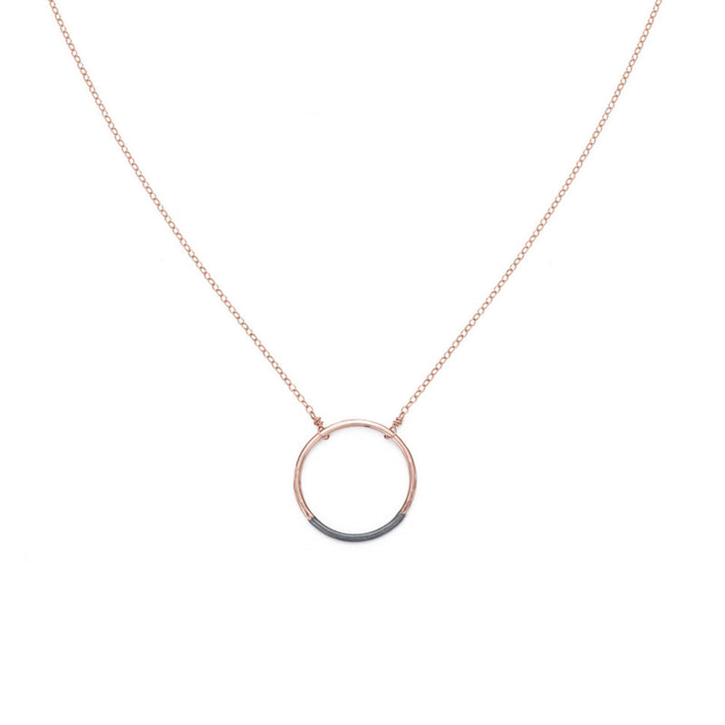 N282x.yg Black and Gold Circle Necklace
