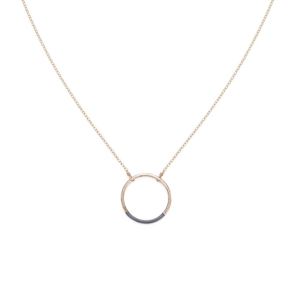 N282x.yg Black and Gold Circle Necklace