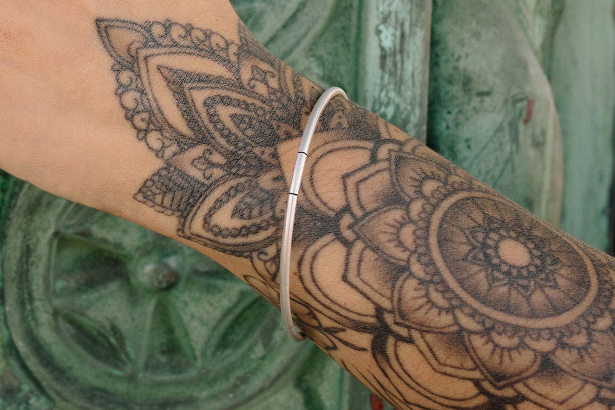 Bangle for women: Delicate silver snake design | THOMAS SABO