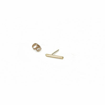 E295yg-Single Stria Stud Earring in Yellow Gold