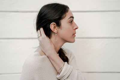 E336 Interlocking Rectangle Post Earrings