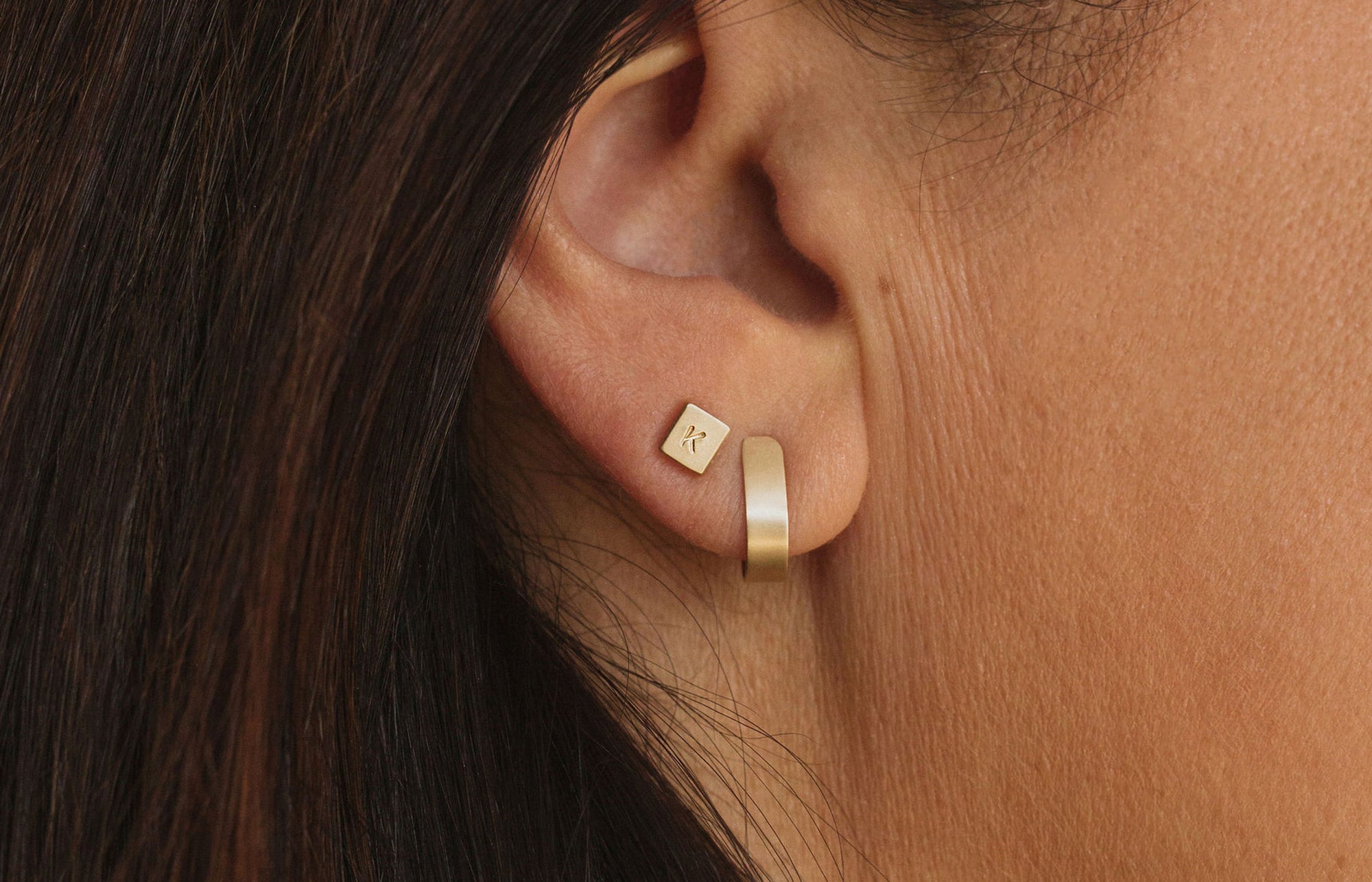 Page Stud Earring Single (Customizable)