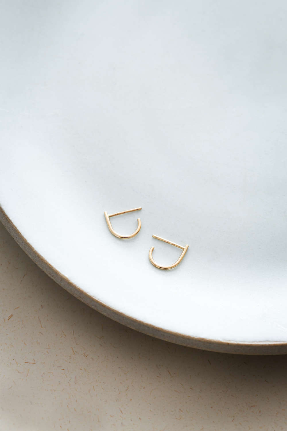 E340yg J Post Earrings in Yellow Gold